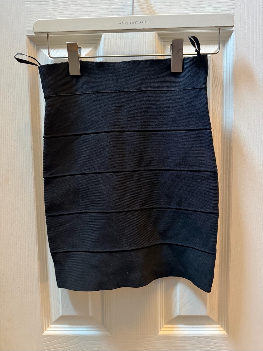 BCBG Max Azria size XS  Black Bandage-Detail Pencil Skirt